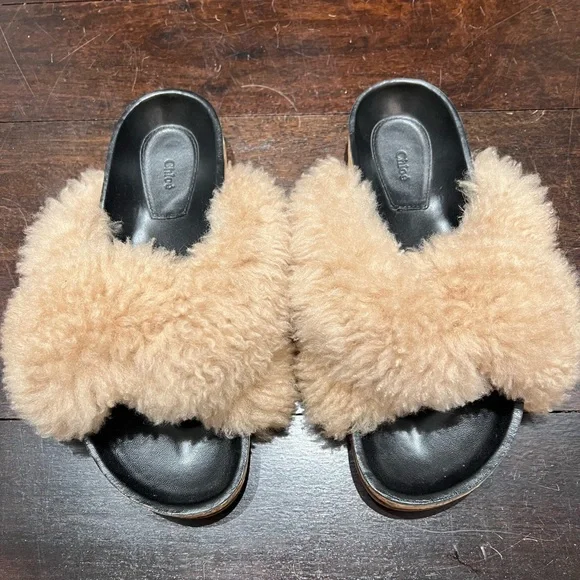 Chloè Kerenn shearling flat sandals - Picture 9 of 13